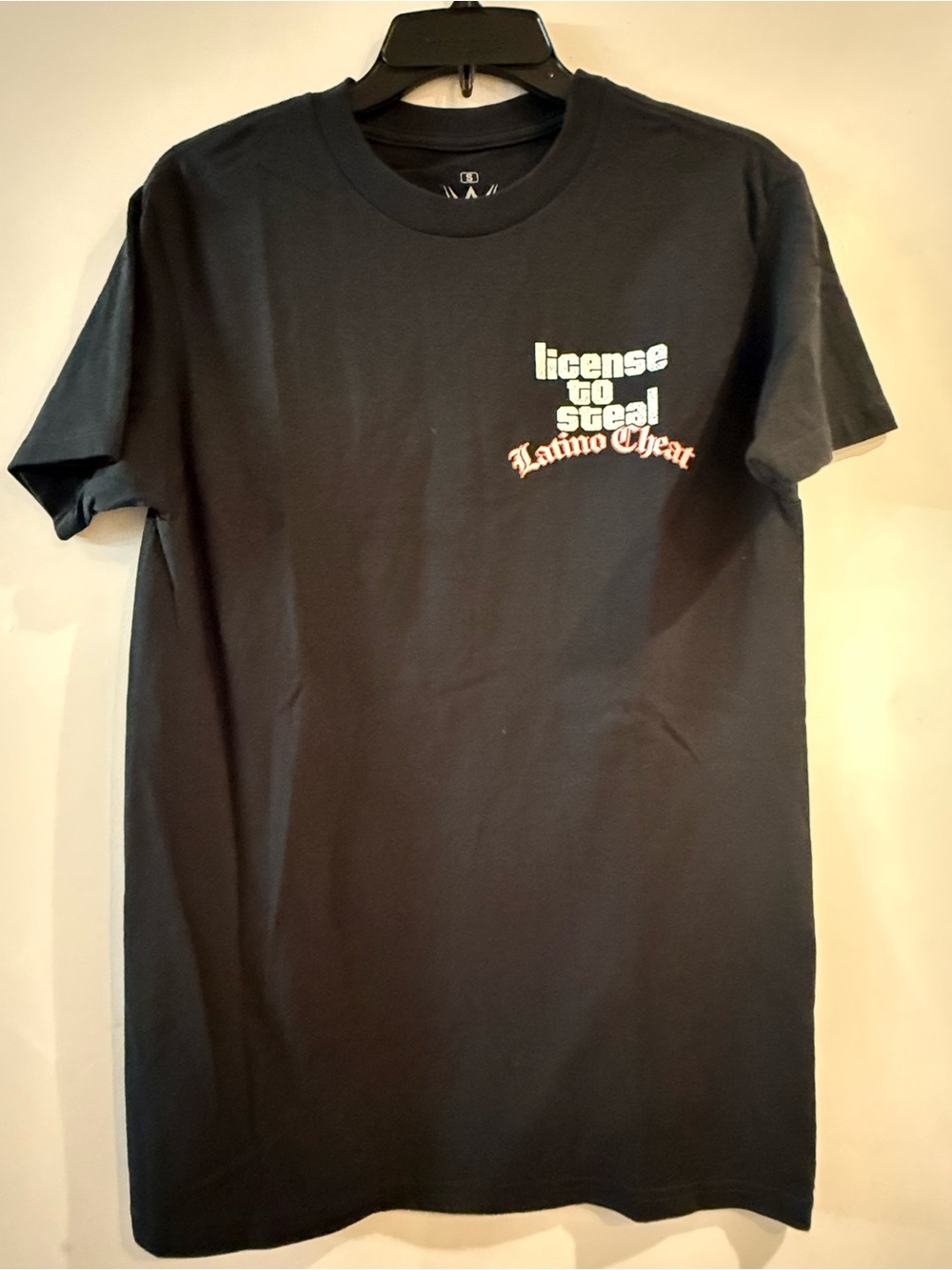 WWE Latino Cheat Dirty Dom x Liv Morgan License to Steal T-Shirt Size Small